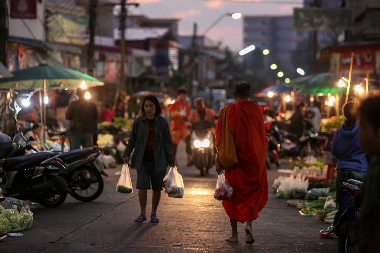 โรงแรมนางรอง Dış mekan fotoğraf