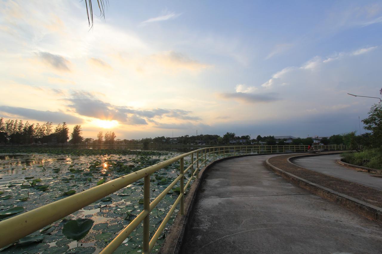 โรงแรมนางรอง Dış mekan fotoğraf